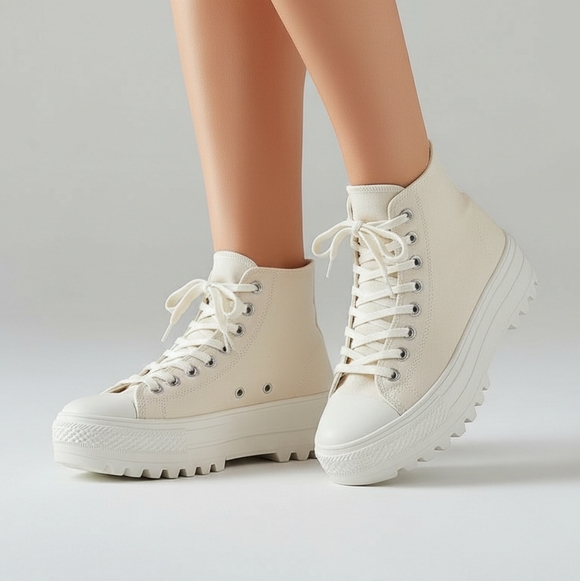 Converse Shoes - HP! Converse white platform shoes